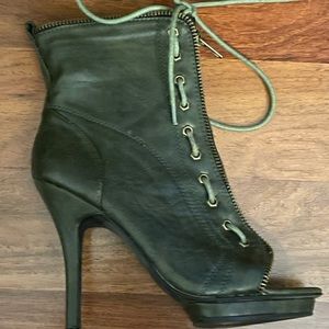 Dark green booties with laces & zip up